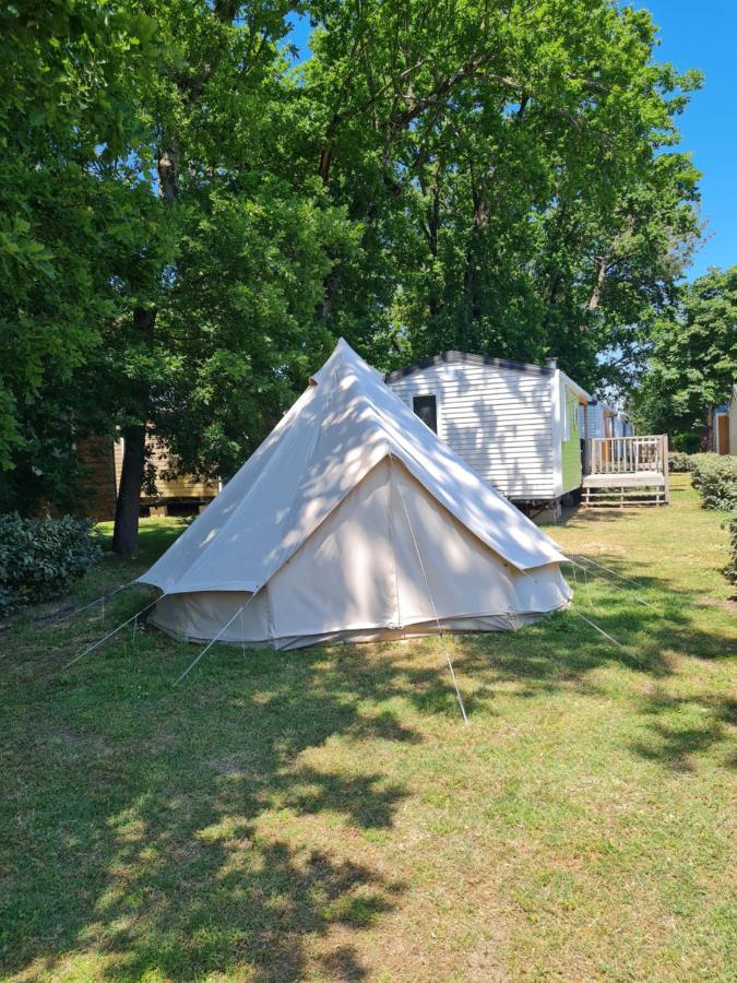 Camping Fleur D'Oleron แซ็ง ปิแอร์ ดิ โอเลรอง ภายนอก รูปภาพ